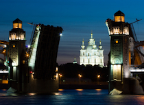 A Private St. Petersburg White Night Drawing Bridges Tour, 3 hrs for cruisers